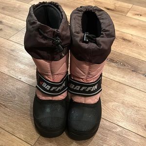 Kids Baffin snow boots size 7
